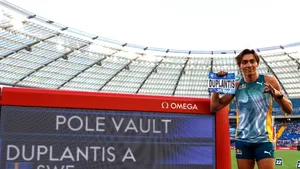 Duplantis doboară recordul la săritura cu prăjina pentru a treia oară în acest an 