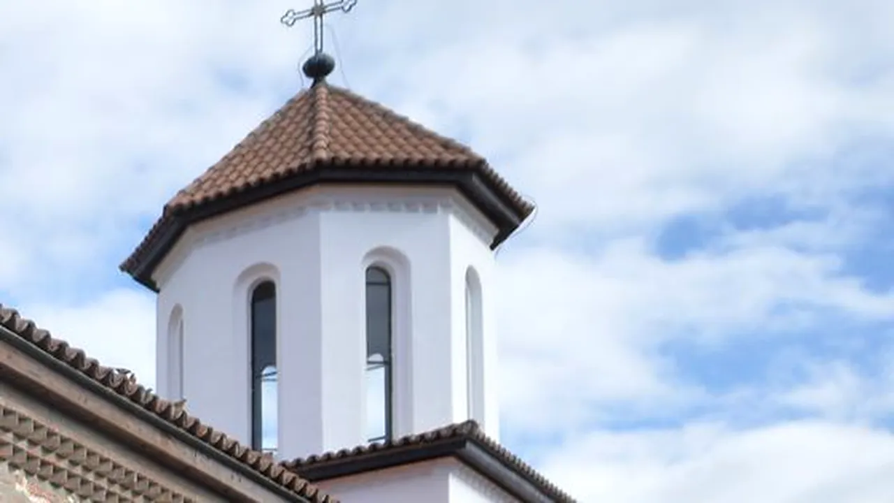 INSP propune evitarea sărutării icoanelor, iar slujbele să fie oficiate doar în aer liber