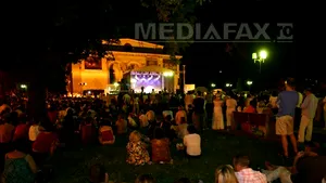 REPORTAJ: Zona Eroilor din Capitală, un spaţiu al încântării auditive şi vizuale, la Promenada Operei
