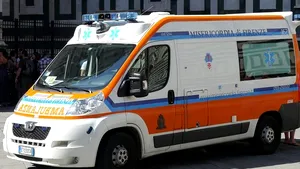 Zeci de răniţi după ce un autobuz a ieşit de pe carosabil, în Italia