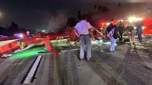 SUA: Elicopter medical cu trei răniți la bord prăbușit pe o autostradă din Sacramento