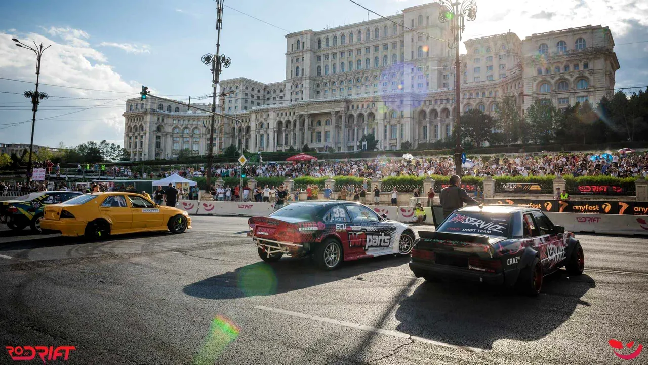 Finala Campionatului Naţional de Drift, în acest weekend în Piaţa Constituţiei din Capitală
