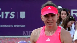 Simona Halep A CÂŞTIGAT prima ediţie a BRD Bucharest Open. Românca a învins-o cu 6-1, 6-3 pe Roberta Vinci