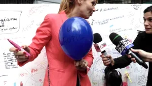 1 IUNIE: Ziua Copilului, petrecută de Ponta şi miniştri la PSD. Soţia premierului îşi mai doreşte un copil