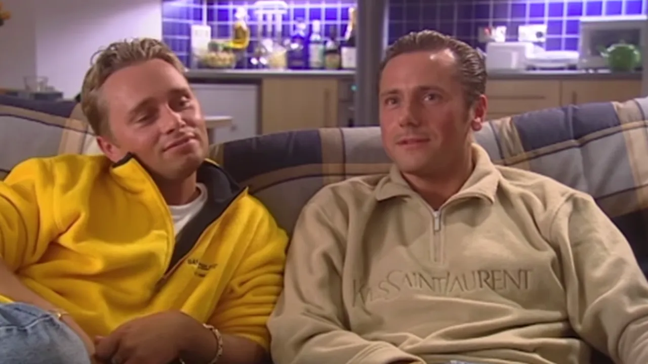 Primii taţi gay din Marea Britanie se despart după ce unul dintre ei s-a îndrăgostit de iubitul fiicei. Reacţia tinerei 