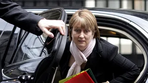 Ministrul britanic de interne cere decont pentru vizionarea de filme pentru adulţi