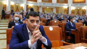 AUR depune proiectul de lege prin care solicită autorizarea în regim de urgenţă a medicamentelor utilizate în tratamentul COVID