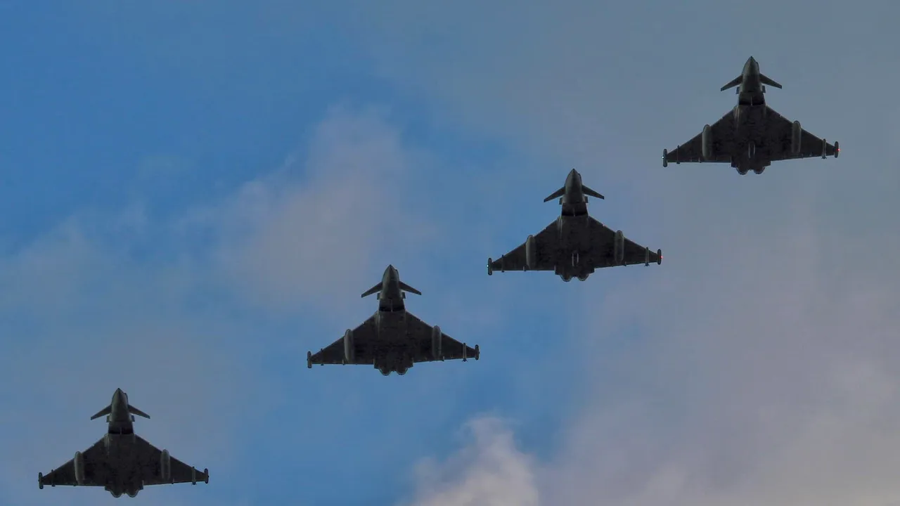 Un avion al armatei ruse, interceptat de două aeronave britanice deasupra Mării Negre. Misiunea a fost coordonată de Forţele Aeriene Române