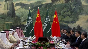 Arabia Saudită va accelera cooperarea în domeniul energiei cu China, în contextul tensiunilor cu SUA 