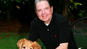 Thomas J. Stanley, autorul unei serii de romane despre milionarii americani, a murit într-un accident de automobil