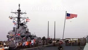 Distrugătorul USS Donald Cook soseşte în Marea Neagră pentru a promova pacea şi stabilitatea