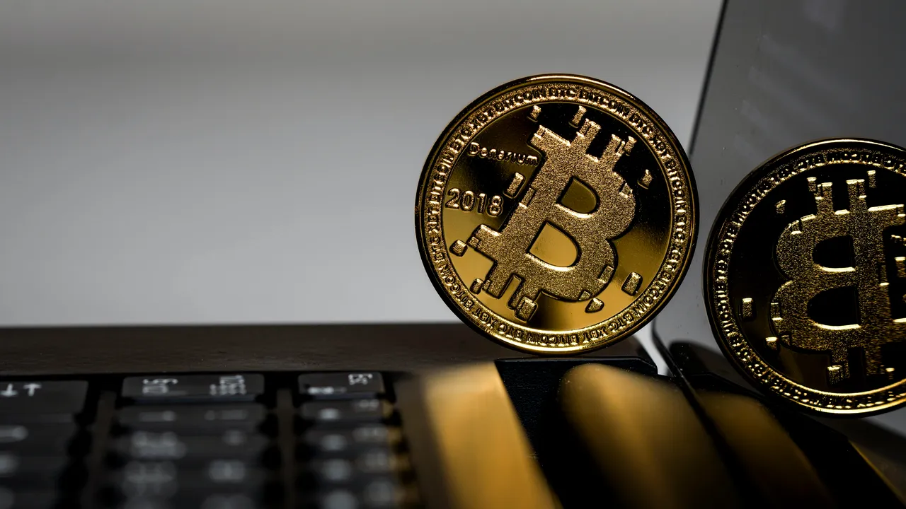 Advertorial. Mini ghid de investiţii în Bitcoin şi alte criptomonede