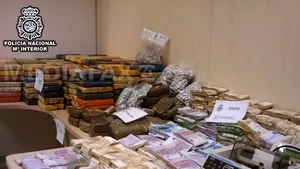 Poliţia descoperă cel mai mare laborator de cocaină din Europa, în apropiere de Madrid
