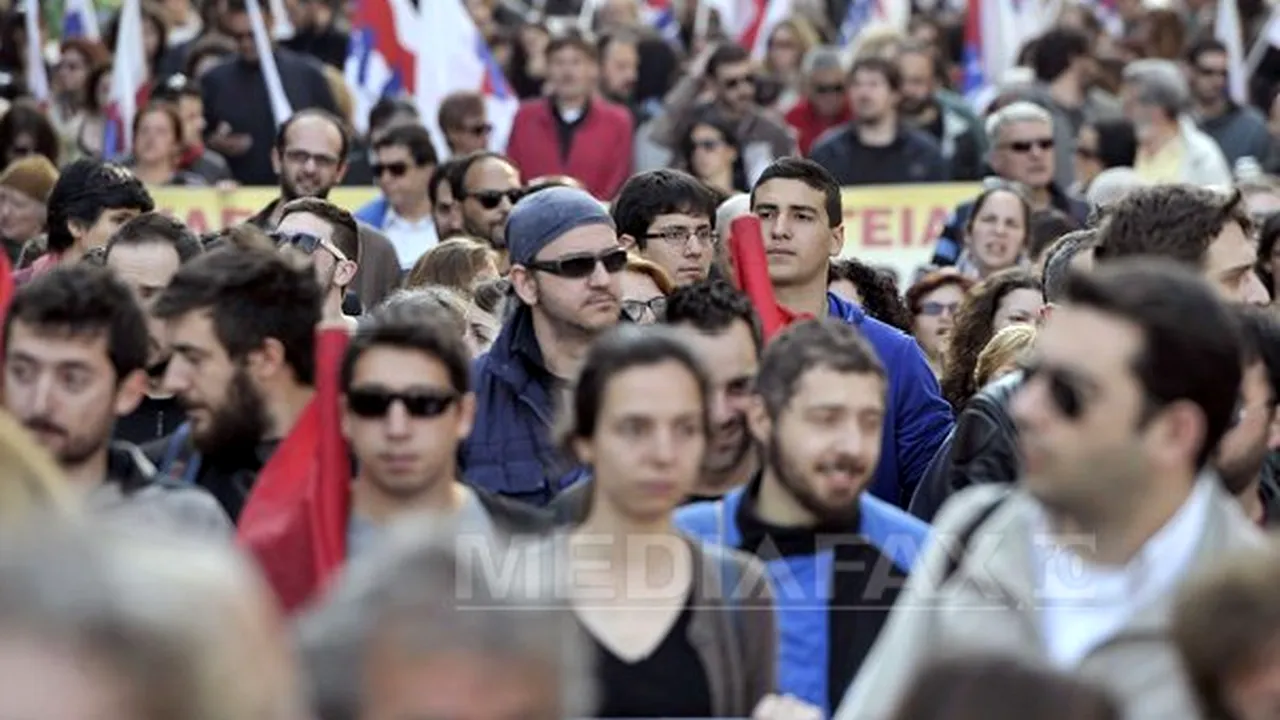 GREVĂ GENERALĂ cu manifestaţii şi perturbarea transporturilor în Grecia