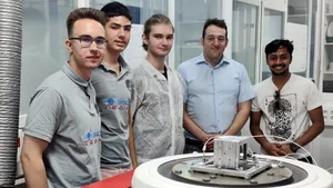 Satelitul elevilor români a trecut testele tehnice şi a fost calificat pentru un zbor cu o rachetă Falcon 9 de la SpaceX