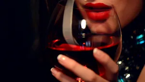 Tu cât investeşti în colecţiile tale de băuturi fine? VIDEO
