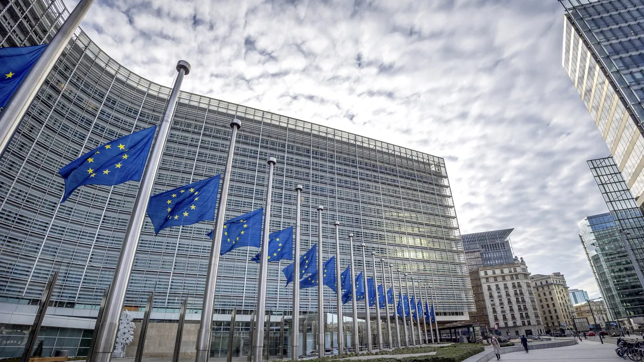 Parlamentul European abandonează renovările din cauza preţurilor la energie. Covoare noi şi un bar, printre proiectele suspendate
