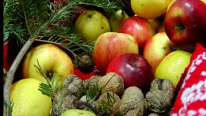 Nucile sporesc avantajele oferite de dieta mediteraneană