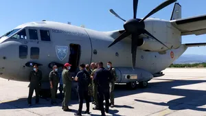 O aeronavă a Forţelor Aeriene Române a acţionat cu 10.000 de litri de apă la incendiile din Macedonia de Nord