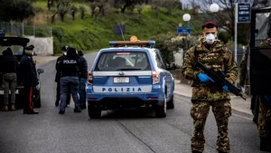 Coronavirus: Un mic sat italian a fost carantinat şi transformat într-un laborator uman