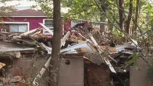 O femeie care s-a întors din vacanţă şi-a găsit casa complet demolată. Firma de demolări a recunoscut că a greşit adresa