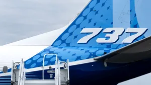 Un balon meteorologic pare să fie obiectul misterios care a lovit un Boeing la 11.000 de metri