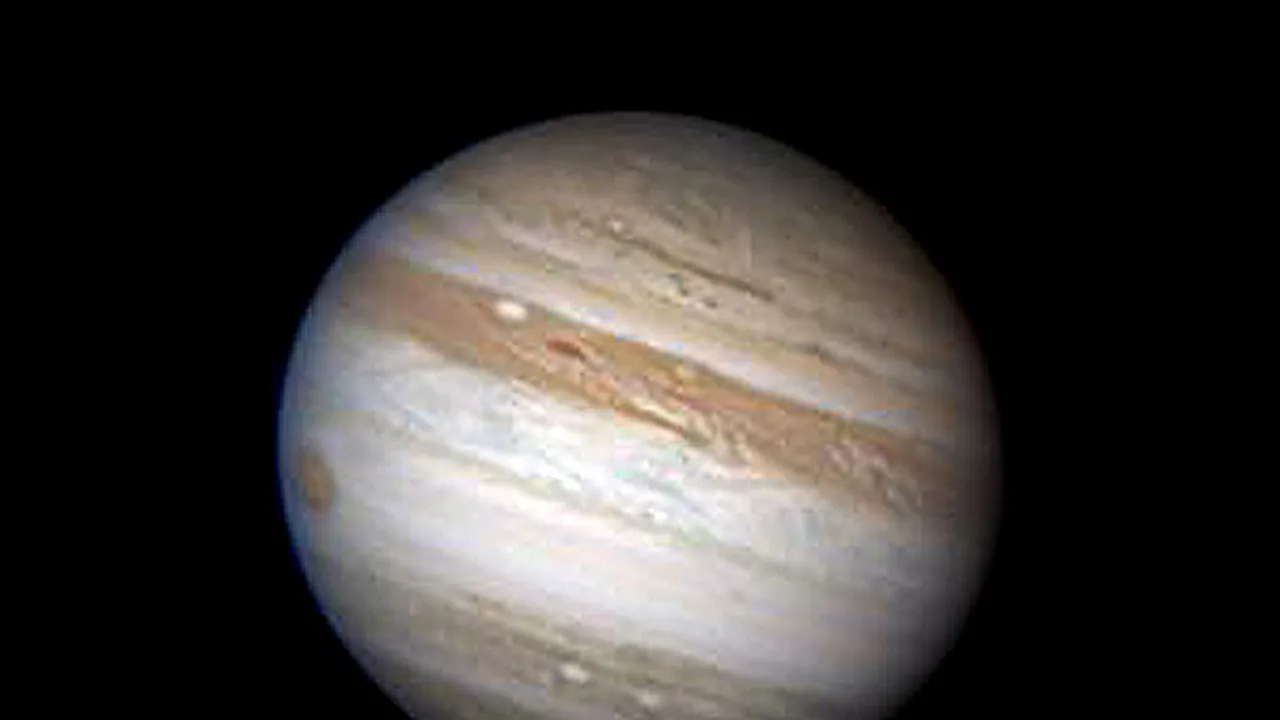 Apa din atmosfera planetei Jupiter provine de pe o cometă