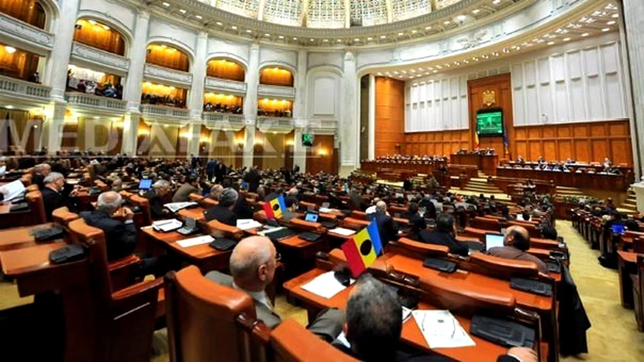 USL: Principiul ca parlamentarul să-şi piardă mandatul dacă pleacă din partid, trecut în Constituţie