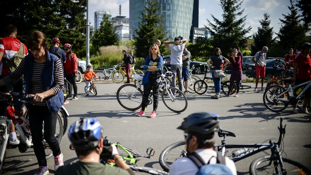 Planul de Mobilitate Urbană Durabilă 2016-2030 Bucureşti - Ilfov, lansat în dezbatere publică: parcări park&ride, benzi de circulaţie pentru transportul public, noi autobuze 
