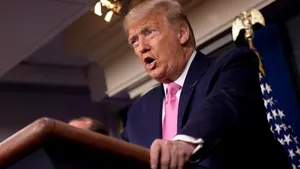 Twitter a marcat drept conţinut manipulator un clip redistribuit de Donald Trump