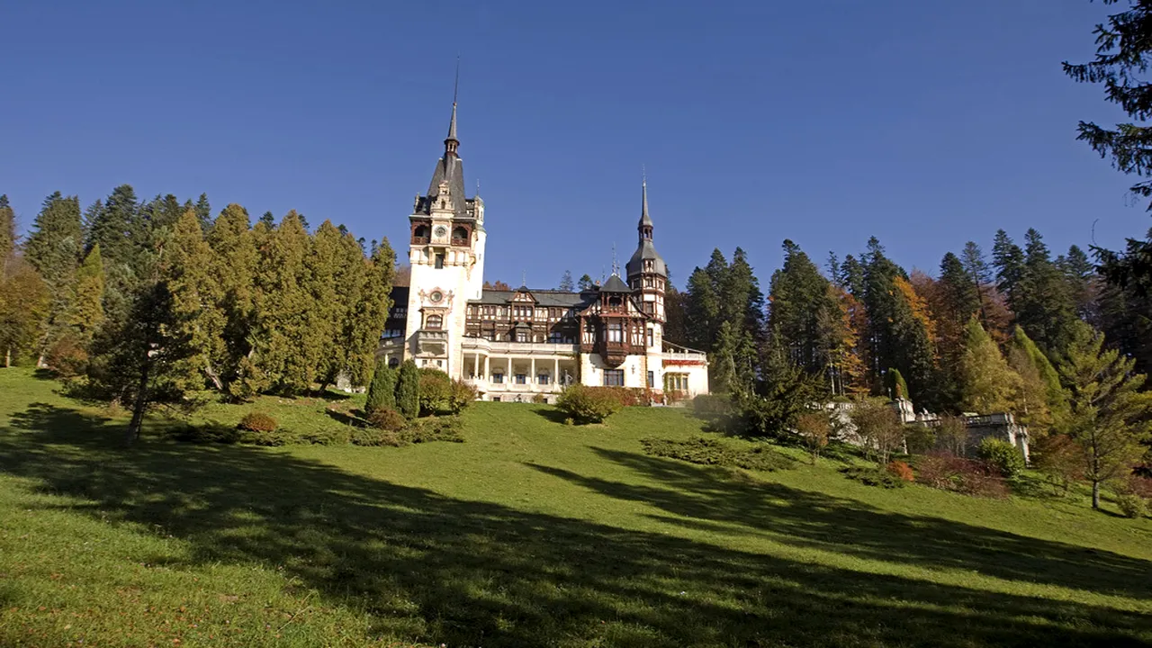 Carantină pe Domeniul Regal Peleş. Casa Regală a României vine în sprijinul celor afectaţi de coronavirus