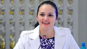 Alina Bica, avocat şi inculpat în faţa aceluiaşi judecător. 