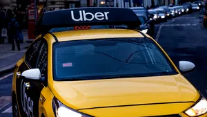 Circuli cu UBER? Compania va verifica şoferii şi clienţii dacă poartă mască, printr-o tehnologie de supraveghere