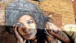 Tatăl lui Amy Winehouse, obligat de instanță să plătească aproape un milion de lire prietenelor artistei după un proces pierdut