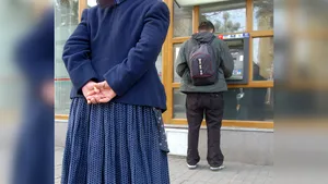 Pensiile plătite prin bănci ar putea fi virate mai devreme