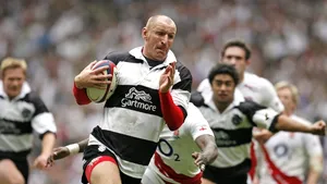 Cel mai selecţionat rugbist din istoria Ţării Galilor, Gareth Thomas, îşi dezvăluie homosexualitatea