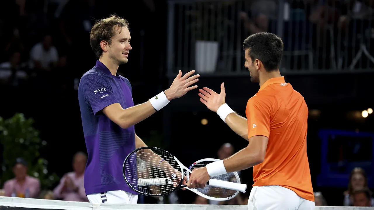 Confruntare spectaculoasă la Dubai. Djokovic şi Medvedev se întâlnesc în semifinală