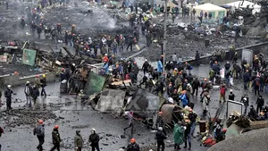 Preşedintele Parlamentului ucrainean, un apropiat al lui Iianukovici, a demisionat. Adjunctul Iuliei Timoşenko, însărcinat să conducă Cabinetul ucrainean