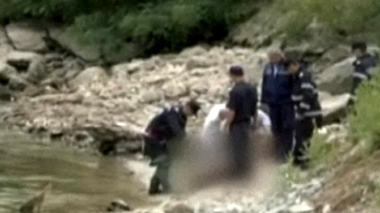 Mehedinţi: Cadavrul unui bărbat, recuperat din Dunăre - VIDEO