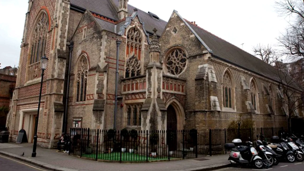 IMAGINI SPECTACULOASE: Biserică, transformată în una dintre cele mai scumpe locuinţe din Londra