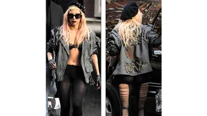 Lady Gaga, în sutien pe străzile din New York - FOTO