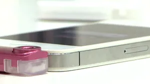 Un nou dispozitiv - oPhone - este capabil să primească şi să expedieze mirosuri prin SMS