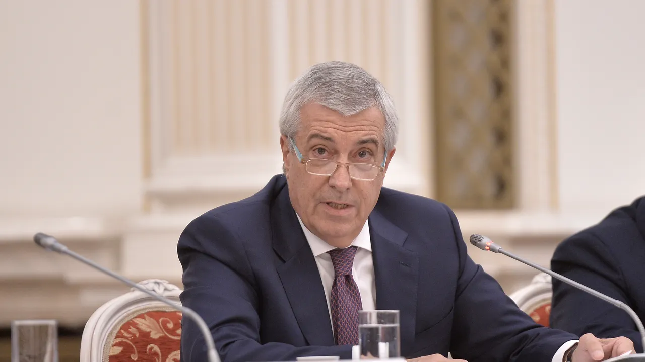 Tăriceanu, înainte de dezbaterea asupra ridicării imunităţii sale: Dosarul în care sunt implicat este doar enorm de multă maculatură/ Şeful Senatului şi-a anulat o vizită oficială