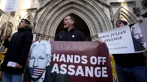 Fondatorul Wikileaks va afla astăzi dacă poate face apel împotriva extrădării. Riscă să facă până la 175 de ani de închisoare în Statele Unite