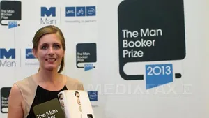 Scriitoarea Eleanor Catton, câştigătoarea Man Booker Prize 2013