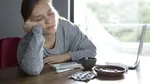 Cinci boli, același dușman ascuns. Ce provoacă, de fapt, oboseala cronică