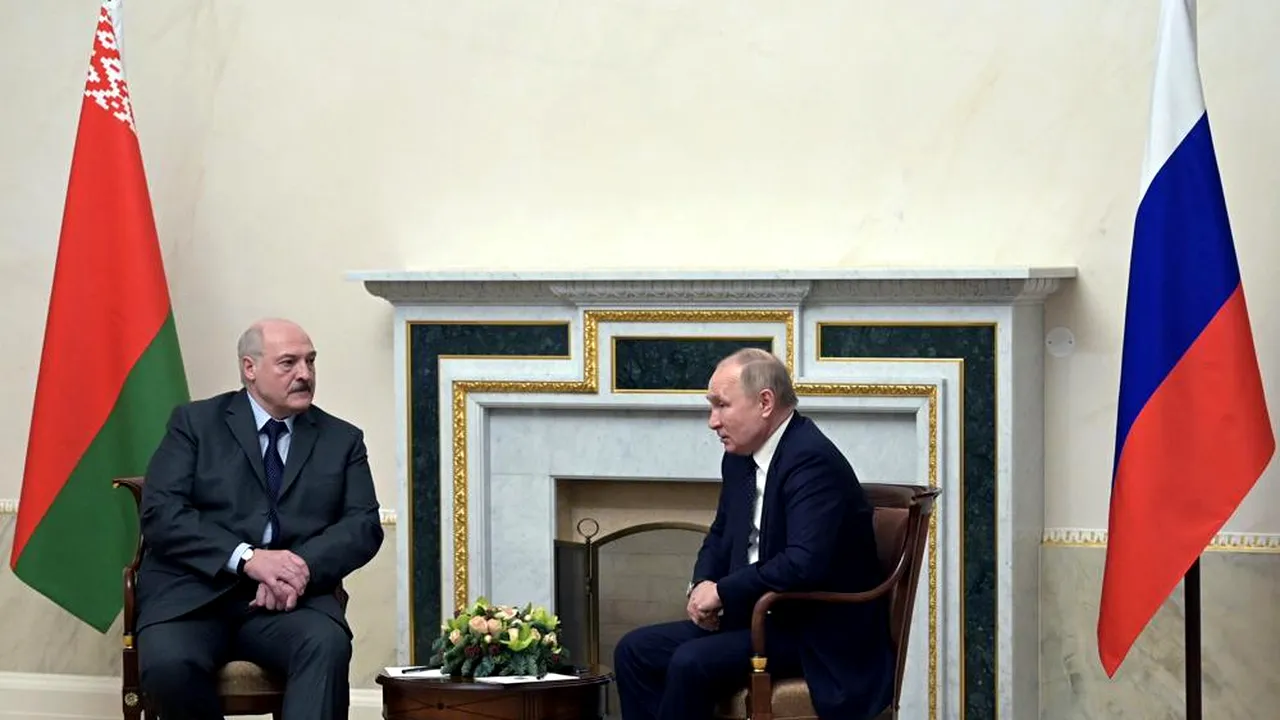 Rezultat referendum: Belarus renunţă la statutul de neutralitate şi poate cere Rusiei arme nucleare / Lukaşenko poate rămâne la putere până în 2035