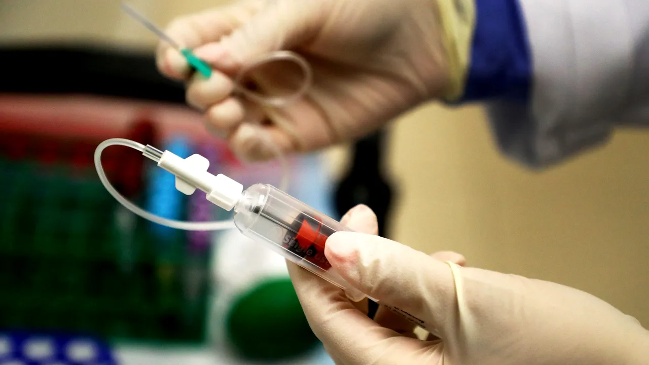 Vaccin anti-Covid-19. Americanii de la Moderna propun transformarea corpului uman într-o maşinărie care produce vaccinuri