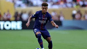 Désiré Doué, atacantul echipei PSG, a primit trofeul Golden Boy 2025