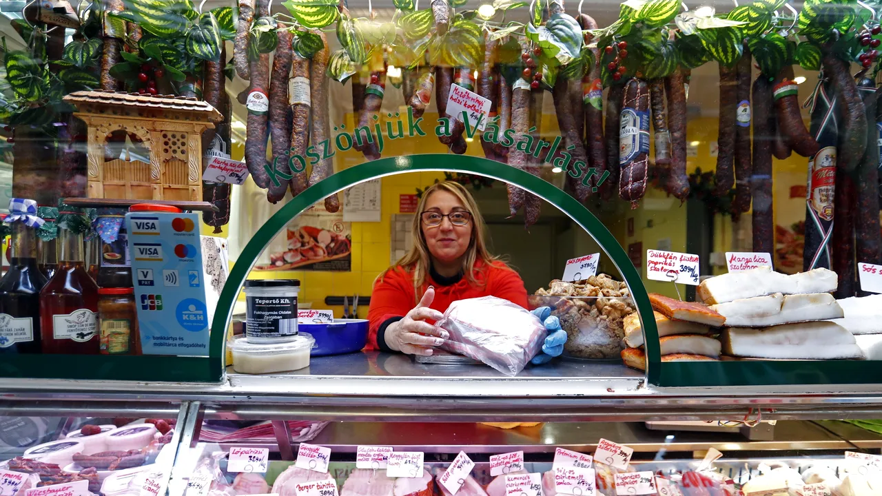 Românii iubesc mezelurile. Cât au plătit pe produsele preferate